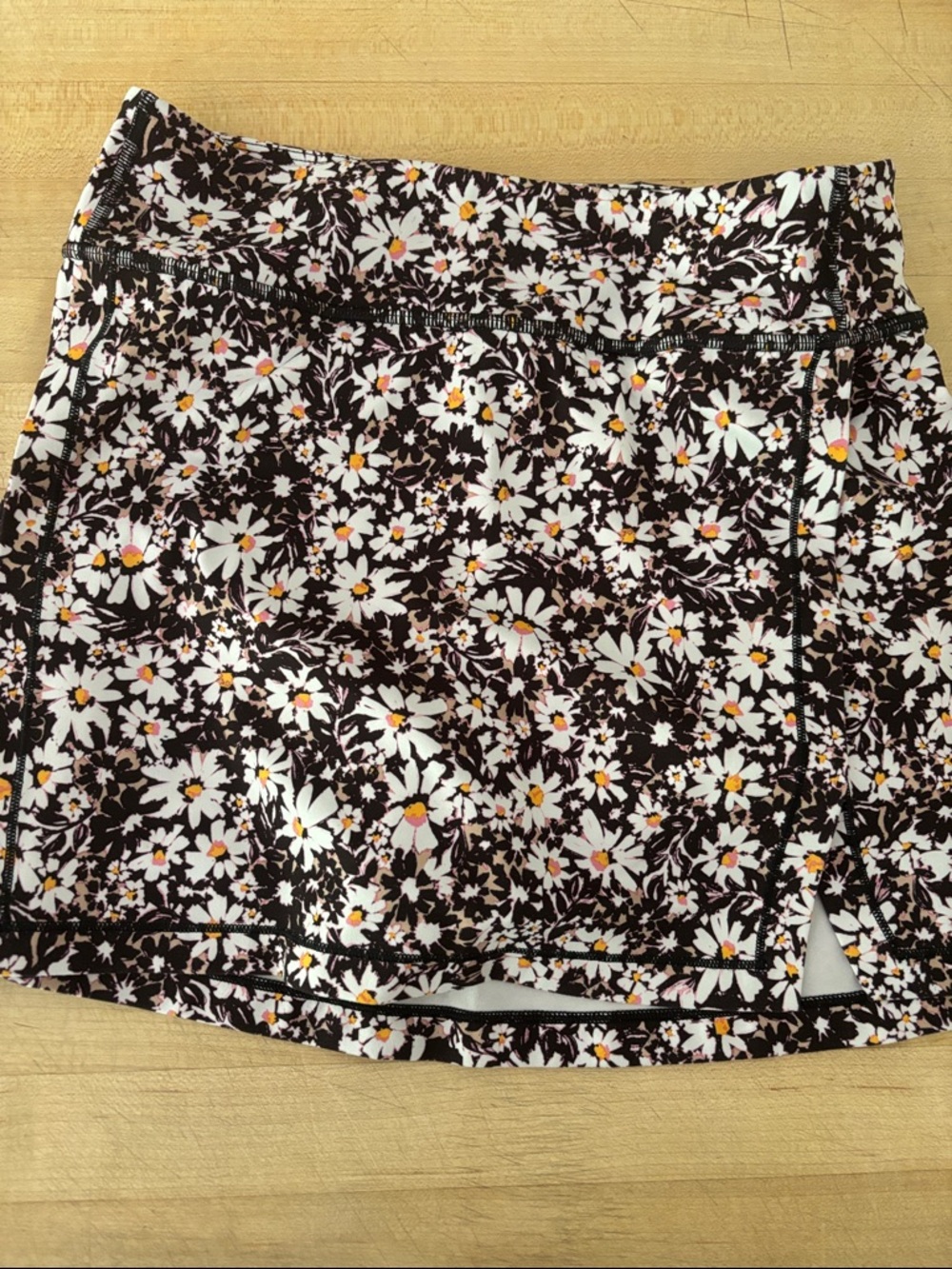 Floral Daisy Print Athleta Girl Skort in Black & White with Yellow Accents